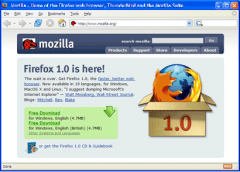 Le 9 novembre 2004, Firefox 1.0 est sorti en 15 langues ; Thunderbird 1.0 sortira le 7 décembre